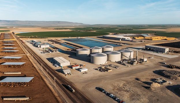 1 News Article Image Clean Energy commence la production de GNR à East Valley Cattle, l'une des plus grandes laiteries du pays.