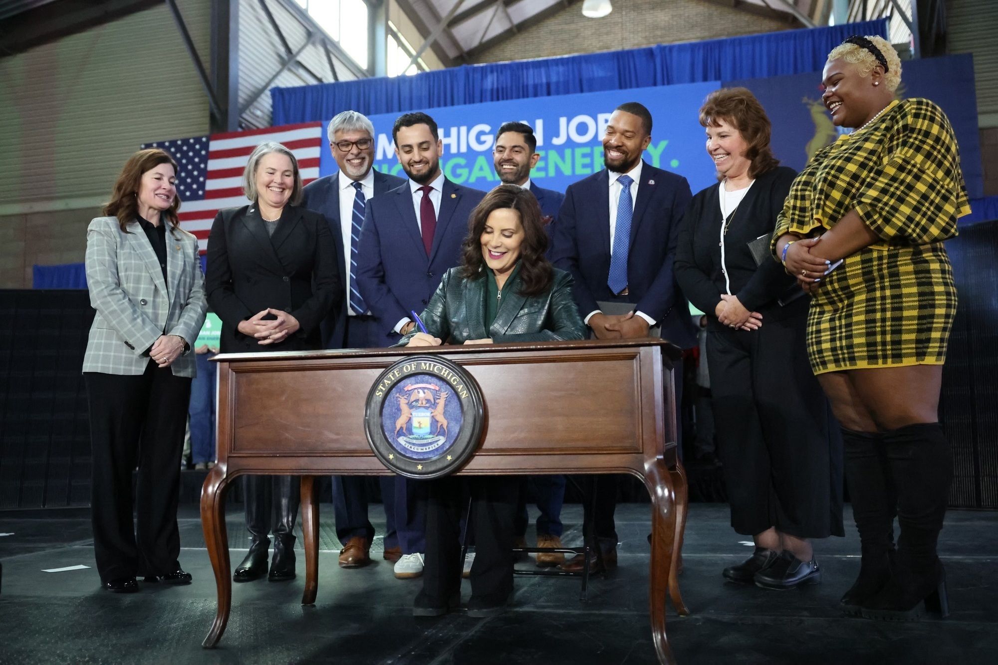 Michigan governor signs bill implementing 100% clean energy standard ...