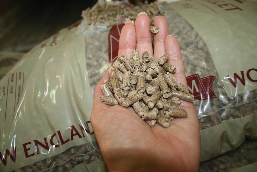PELLET HANDLING: Customers' pellet standards greatly influence QA/QC measures at pellet mills.  