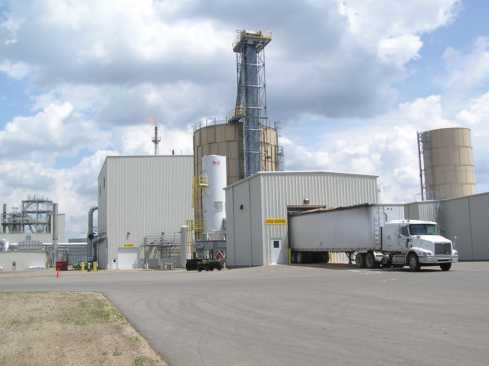 FRONT-RUNNERS: The Frontline Bioenergy gasifier at Chippewa Ethanol enables the plant to utilize corncobs and other biomass sources for power when natural gas prices skyrocket.