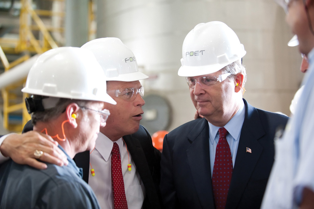 Firsthand Experience: Agriculture Secretary Tom Vilsack and Ohio Gov. Ted Strickland talk with an employee during a tour of the Poet Biorefining facility in Marion, Ohio, on July 20. 